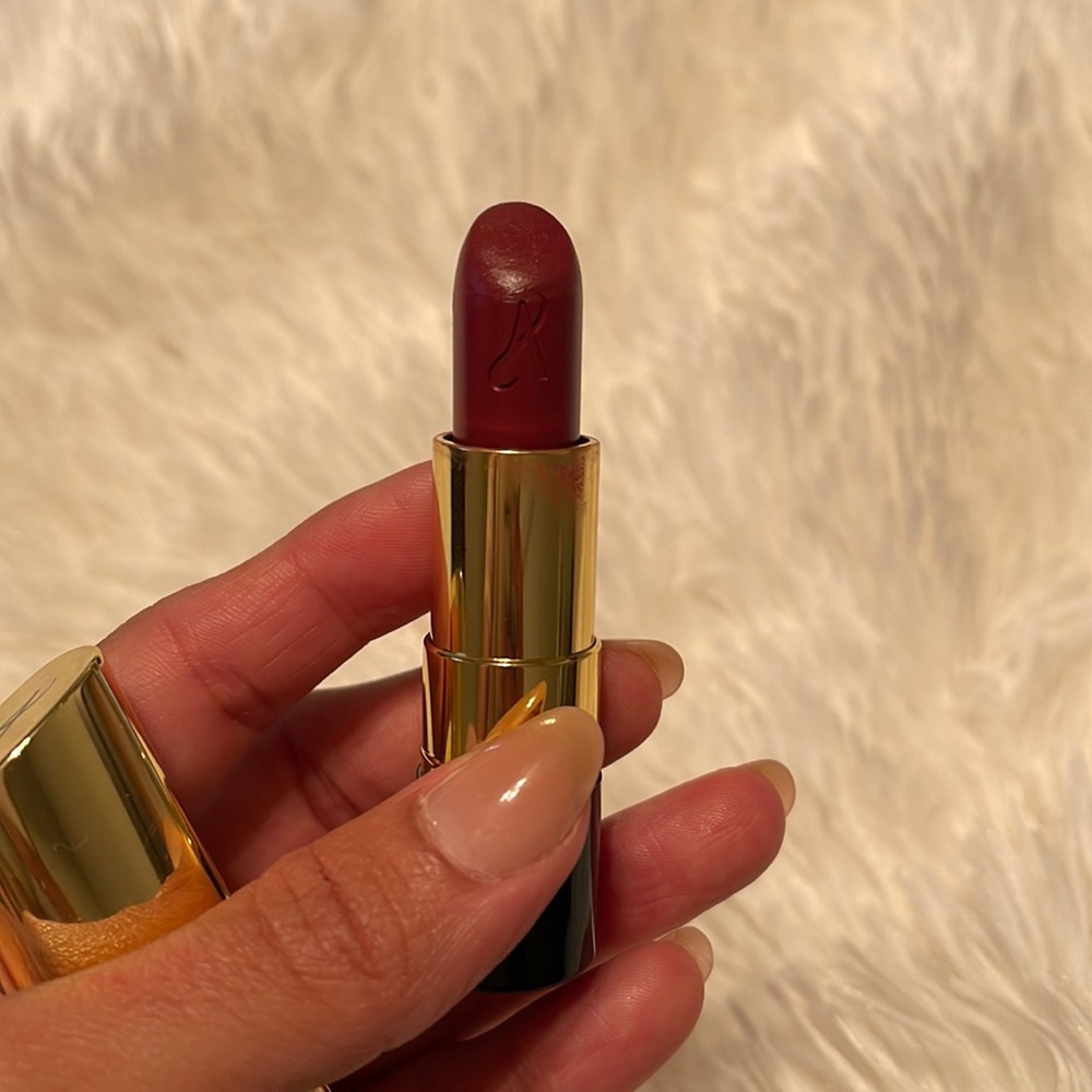 Artistry lipstick